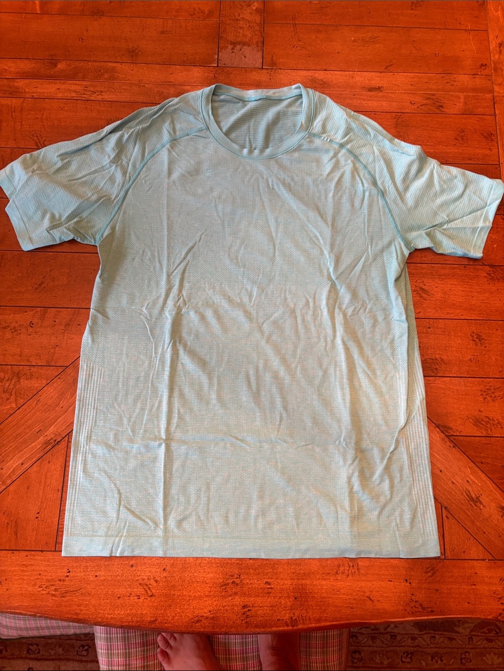 Light Blue Men’s Lululemon Performance Crew Neck Shirt